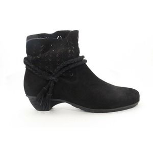 Abeo Nicole Black Boots 7 Left Boot,  8 Right 5915